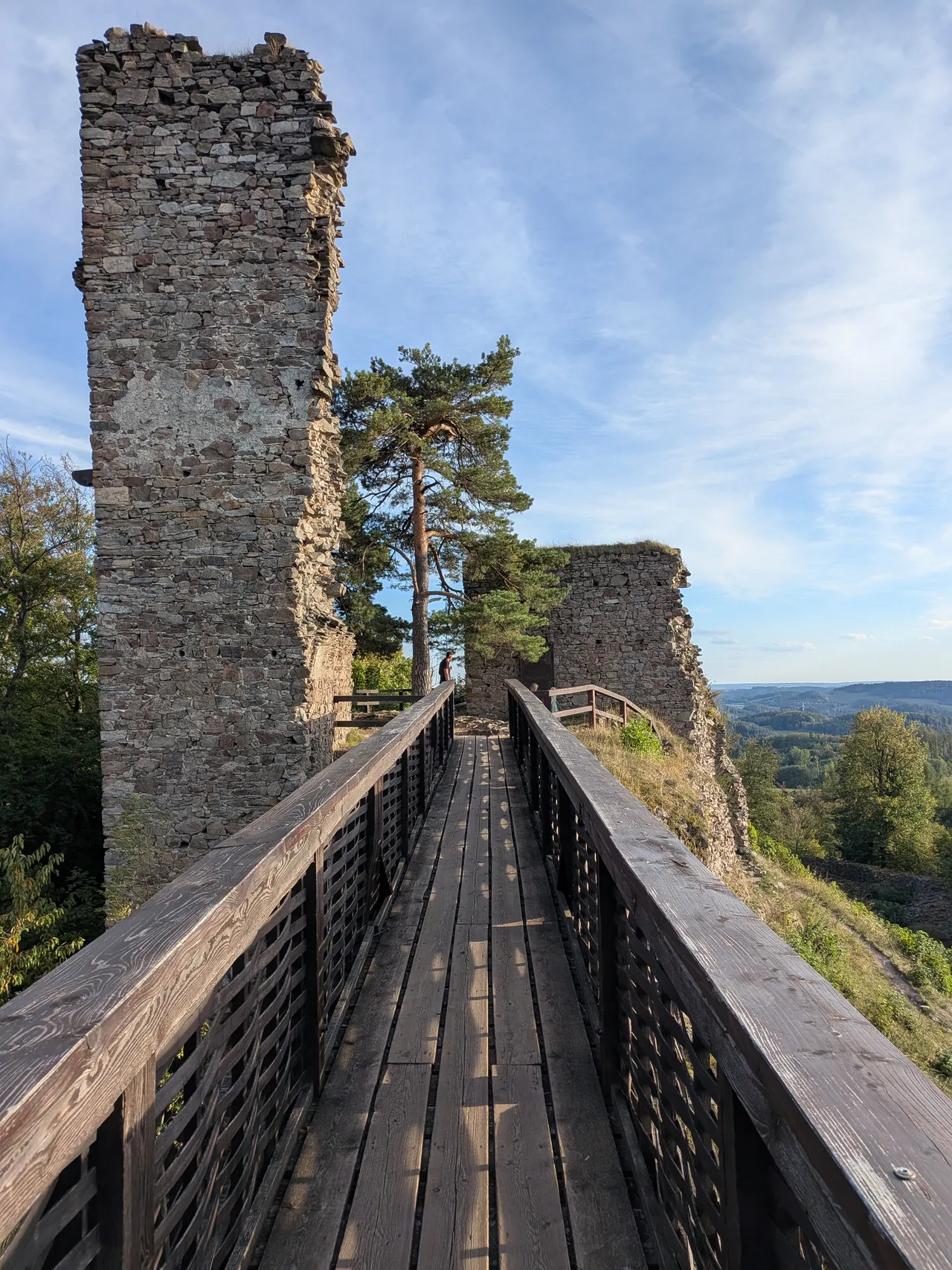Kdy hrad vznikl, se pořád přeme