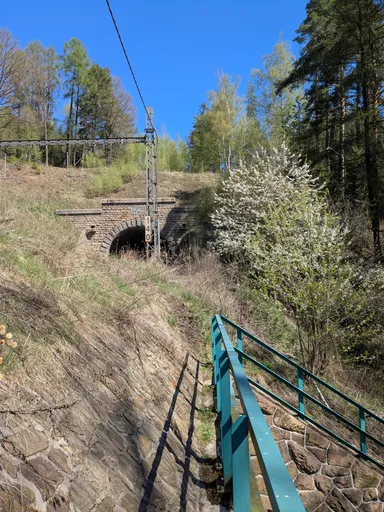 zkratka nahoru nad tunel